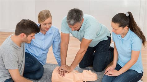 How Long Does CPR Training Take: A Journey Through Time and Technique